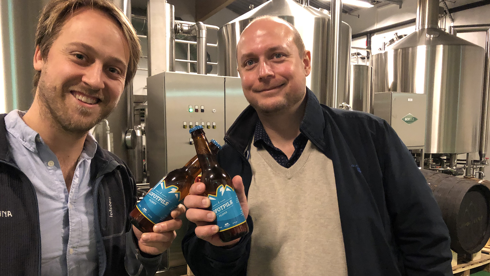 men-holding-craft-beer-bottles.jpg