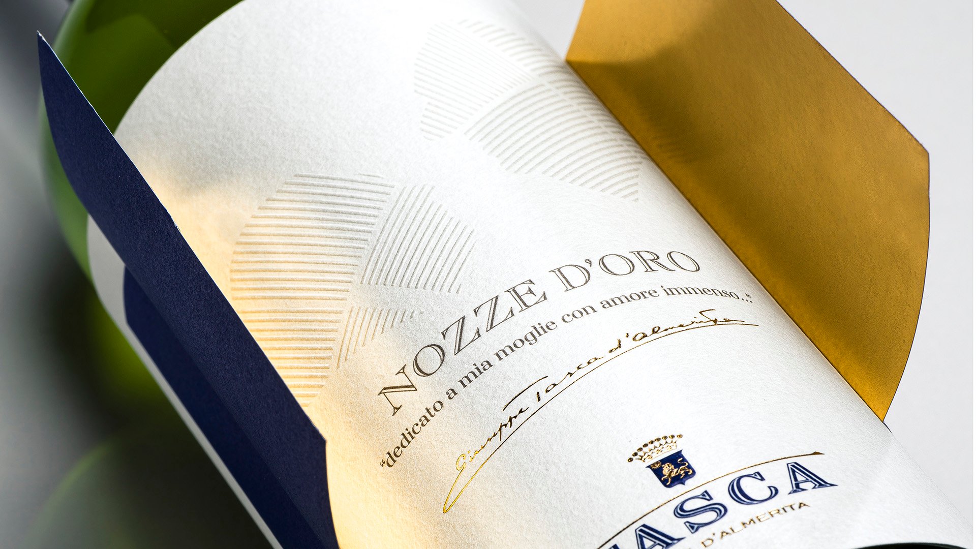 wine-label-design-close-up.jpg