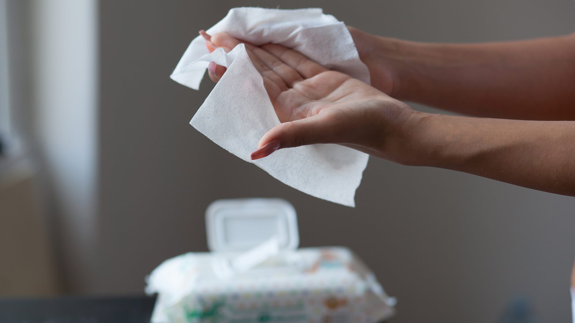 How Can Wet Wipes Be Used In The Automotive Sector?