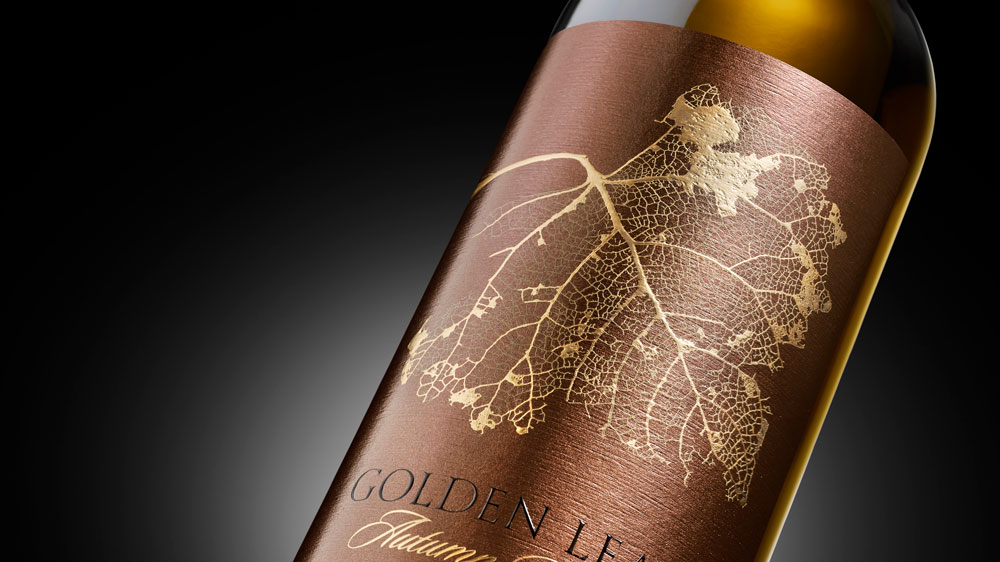 wine label designs with glossy finishes perform better than non-glossy ones